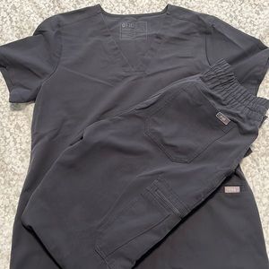 Figs Charcoal Scrub Set